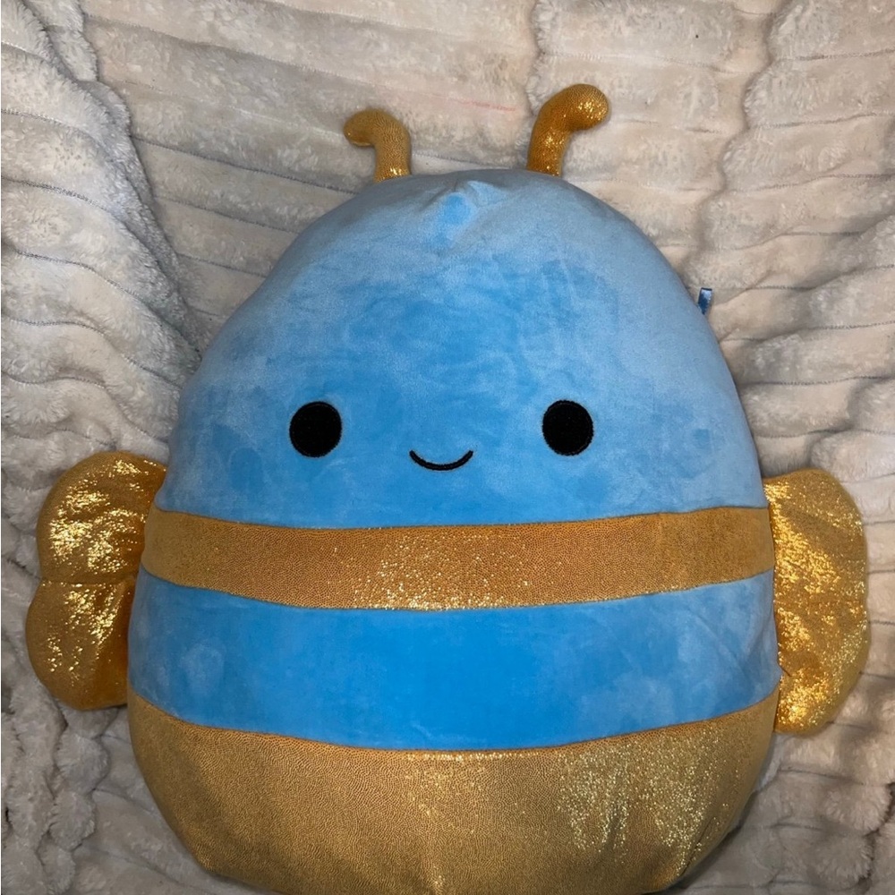 Queen bee adopt me squishmallow